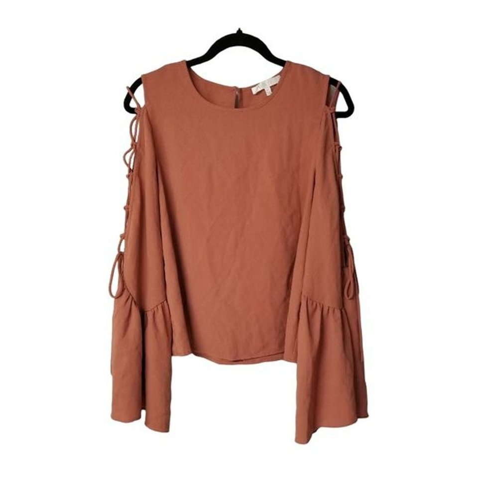 Wayf medium M bell lace long sleeves